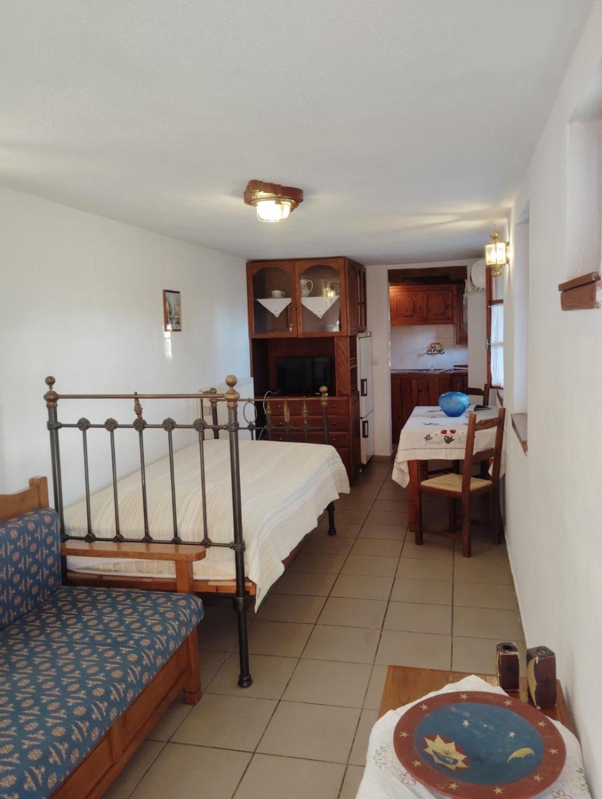 Guesthouse Apanemia Áfissos Esterno foto